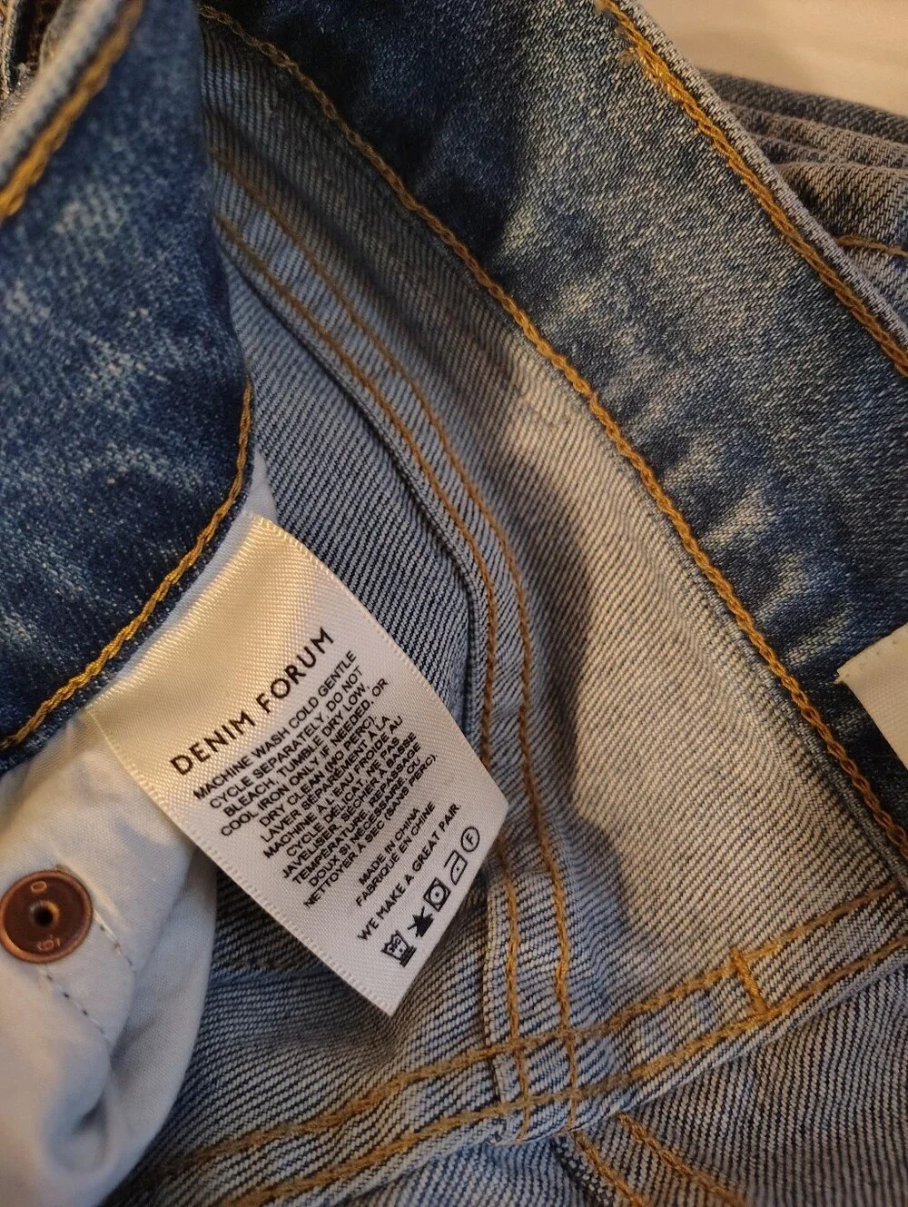Aritzia Denim Forum 90s Hi-Rise Drainpipe Slim Jeans 28 Button Fly Straight
